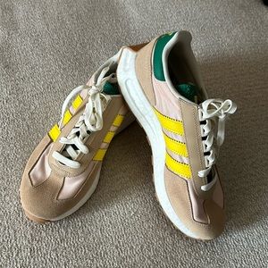 Women’s adidas tennis shoes